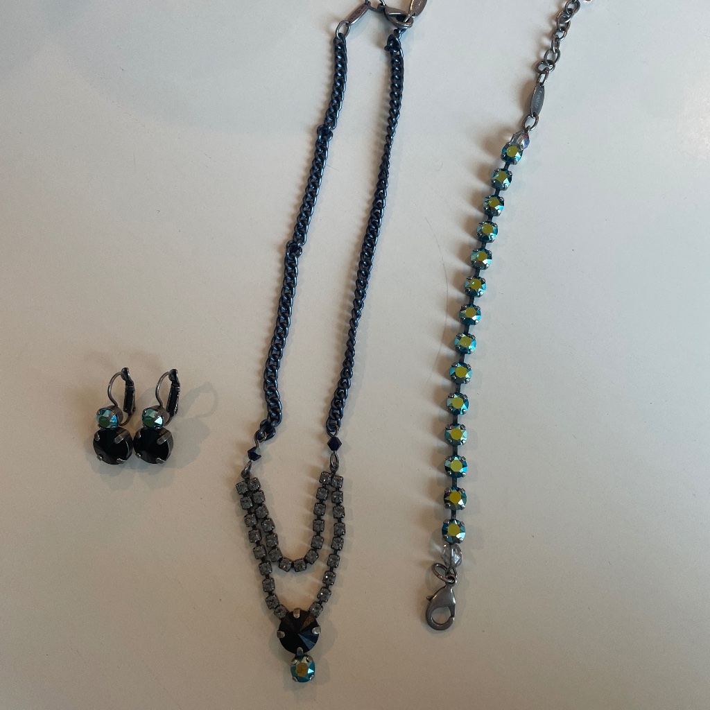 Sabika Blue Chain With Iridescent Green And Black Stones